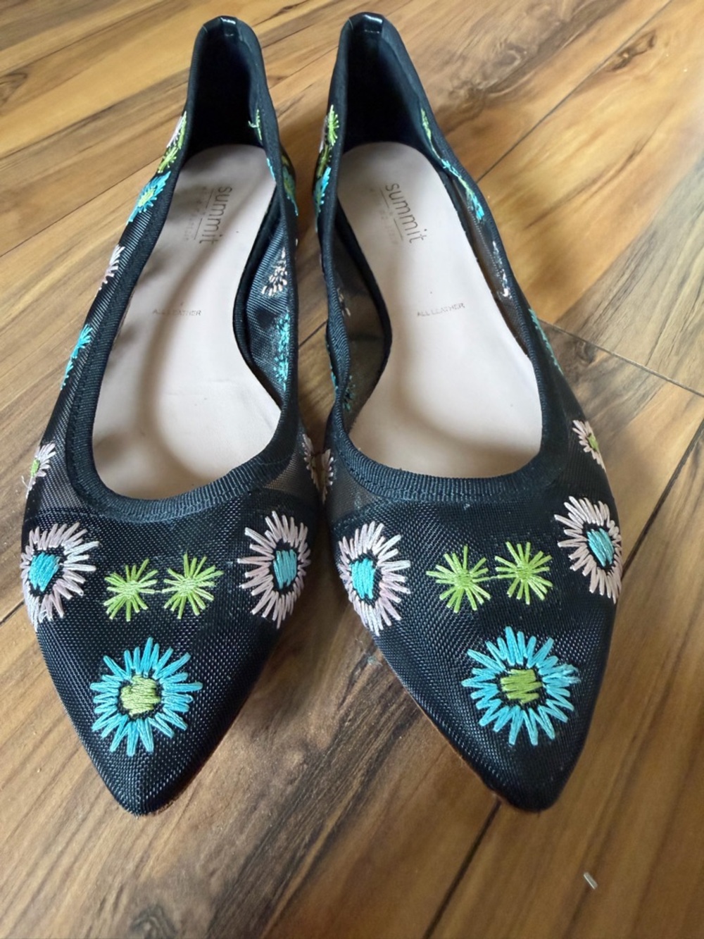 Summit by white mountain Black Embroidered Floral Pointed-Toe Flats
